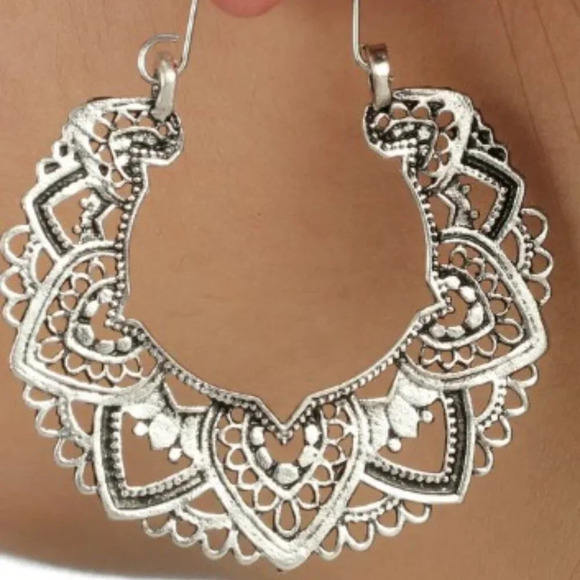 Jewelry - 2 pairs! Silver-toned & Gold-toned Lacy Filigree & Floral Hoops